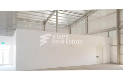 مخزن - استوديو - 6 للبيع في شارع الصناعية الشرقي - بركة العوامر - الوكرة
