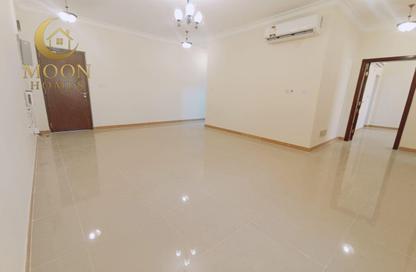 Apartment - 2 Bedrooms - 2 Bathrooms for rent in Al Mansoura - Al Mansoura - Doha