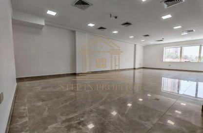 Apartment - 3 Bedrooms - 4 Bathrooms for rent in Al Sadd Road - Al Sadd - Doha