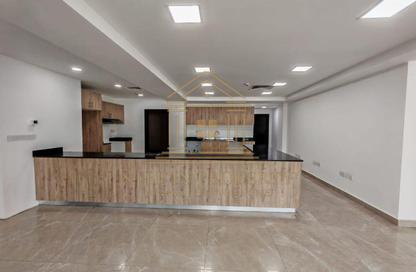 Apartment - 3 Bedrooms - 4 Bathrooms for rent in Al Sadd Road - Al Sadd - Doha
