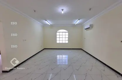 Villa - 5 Bedrooms - 4 Bathrooms for rent in Ain Khaled Villas - Ain Khaled - Doha