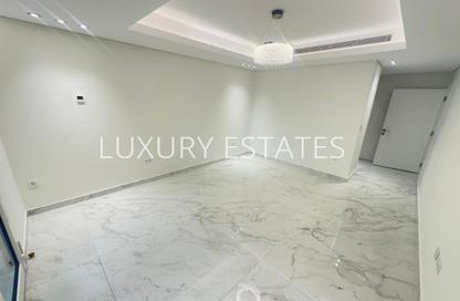 Apartment - 2 Bedrooms - 3 Bathrooms for sale in East Porto Drive - Porto Arabia - The Pearl Island - Doha Apartment - 2 Bedrooms - 3 Bathrooms for sale in East Porto Drive - Porto Arabia - The Pearl Island - Doha