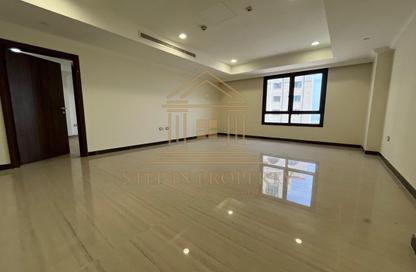 Apartment - 1 Bedroom - 2 Bathrooms for rent in East Porto Drive - Porto Arabia - The Pearl Island - Doha