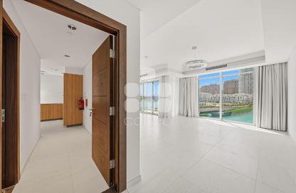 Apartment - 3 Bedrooms - 4 Bathrooms for rent in Crystal Residence - Gewan Island - The Pearl Island - Doha