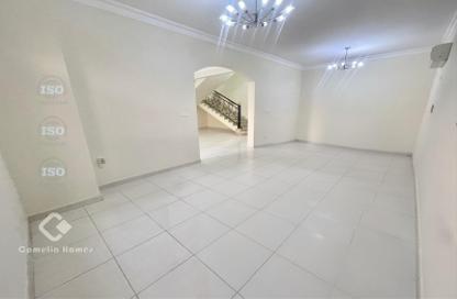 Villa - 5 Bedrooms - 4 Bathrooms for rent in Bu Hamour Street - Abu Hamour - Doha