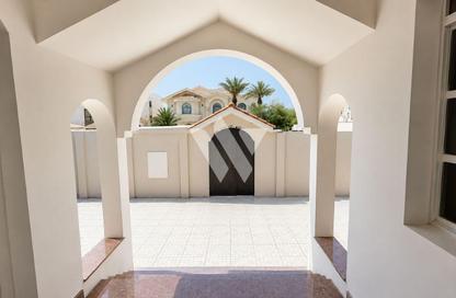 Villa - 3 Bedrooms - 4 Bathrooms for rent in Old Airport Road - Old Airport Road - Doha