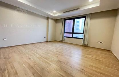 Apartment - 2 Bedrooms - 3 Bathrooms for rent in East Porto Drive - Porto Arabia - The Pearl Island - Doha