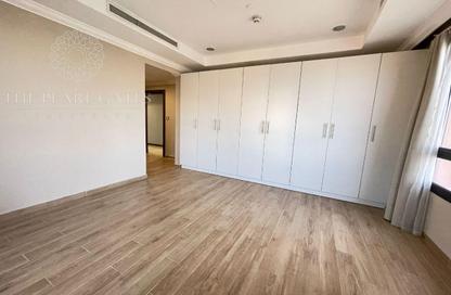 Apartment - 2 Bedrooms - 3 Bathrooms for rent in East Porto Drive - Porto Arabia - The Pearl Island - Doha