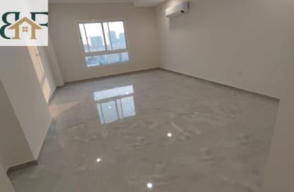 Apartment - 3 Bedrooms - 4 Bathrooms for rent in Musheireb Apartments - Musheireb - Doha