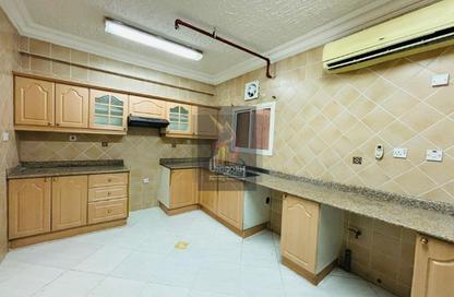 شقة - 2 غرف نوم - 3 حمامات للايجار في 28  نجمة - شارع ابن درهم - نجمة - الدوحة