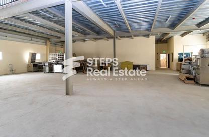 Warehouse - Studio - 6 Bathrooms for rent in East Industrial Street - Birkat Al Awamer - Al Wakra