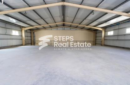 Warehouse - Studio - 6 Bathrooms for rent in East Industrial Street - Birkat Al Awamer - Al Wakra
