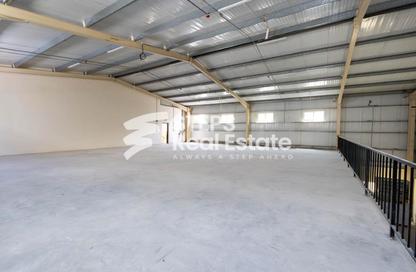 Warehouse - Studio - 6 Bathrooms for rent in East Industrial Street - Birkat Al Awamer - Al Wakra