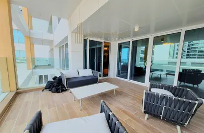 Apartment - 1 Bedroom - 2 Bathrooms for rent in Lusail Marina Heights - Marina District - Lusail