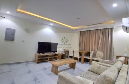 Apartment - 2 Bedrooms - 2 Bathrooms for rent in Umm Ghwailina Comm - Umm Ghuwalina - Umm Ghuwailina - Doha