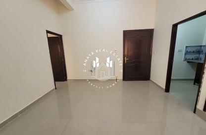 Villa - 1 Bedroom - 1 Bathroom for rent in Umm Al Seneem Street - Ain Khaled - Doha