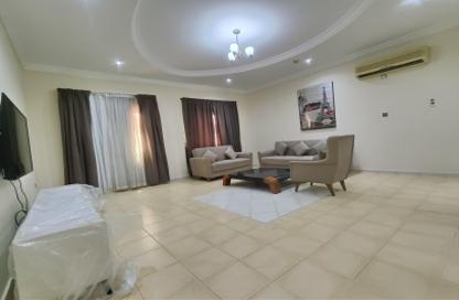 Apartment - 2 Bedrooms - 2 Bathrooms for rent in Al Sadd Road - Al Sadd - Doha