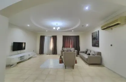 Apartment - 2 Bedrooms - 2 Bathrooms for rent in Al Sadd Road - Al Sadd - Doha