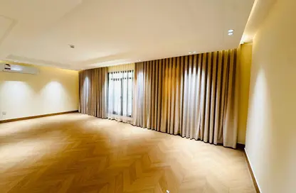 شقة - 2 غرف نوم - 2 حمامات للايجار في النصر - الدوحة