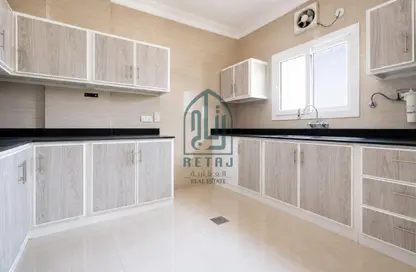 Apartment - 2 Bedrooms - 2 Bathrooms for rent in Kulaib Street - Kulaib Street - Doha