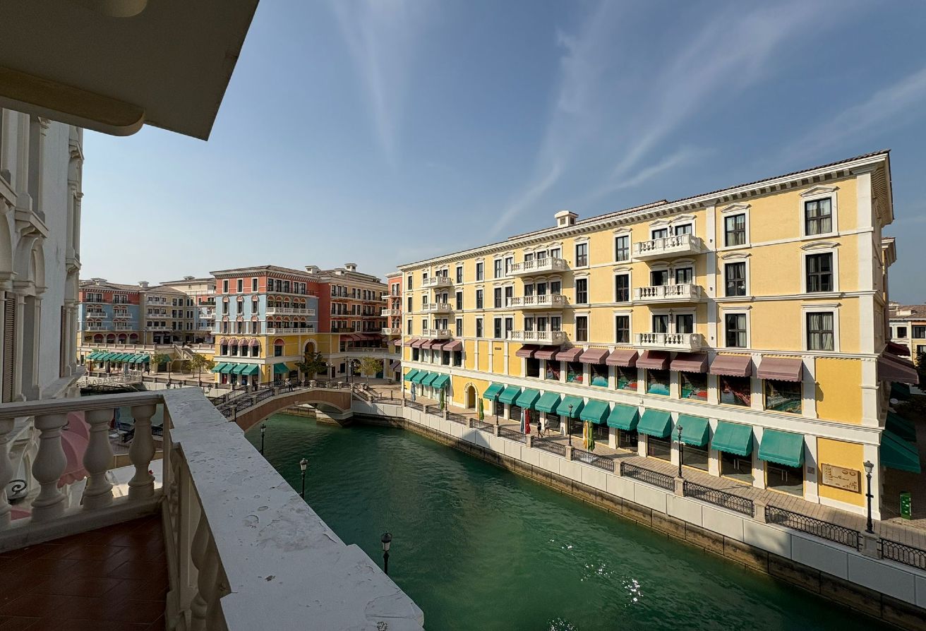 3 BD WITH BALCONY AND GREAT VIEW / OFFERS APPLY