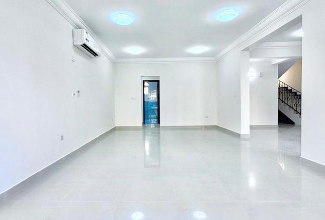 56825561 - Property Image 2