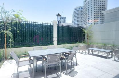 Villa - 5 Bedrooms - 7 Bathrooms for rent in Floresta Gardens - Floresta Gardens - The Pearl Island - Doha