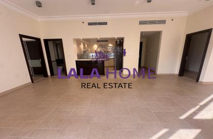 Apartment - 2 Bedrooms - 3 Bathrooms for rent in Qanat Quartier - The Pearl Island - Doha