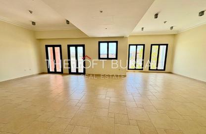 Townhouse - 2 Bedrooms - 3 Bathrooms for sale in Venezia - Qanat Quartier - The Pearl Island - Doha