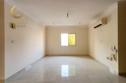 Apartment - 2 Bedrooms - 2 Bathrooms for rent in Musheireb - Musheireb - Doha
