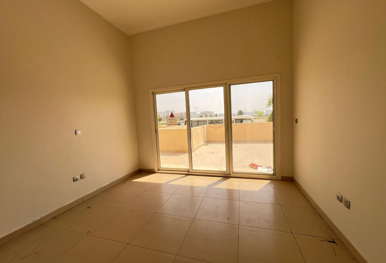 LUXURY 2BEDROOM PLUS MAID WITH BIG BACKYARD thumbnail 9