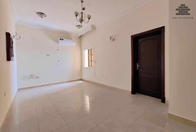 54200407 - Property Image 3