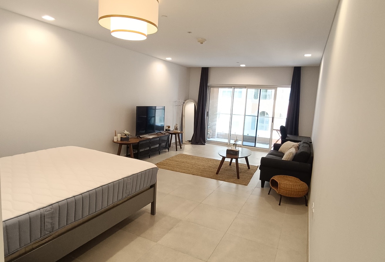 Studio Fully Furnished | Bills Included | sea view thumbnail 6