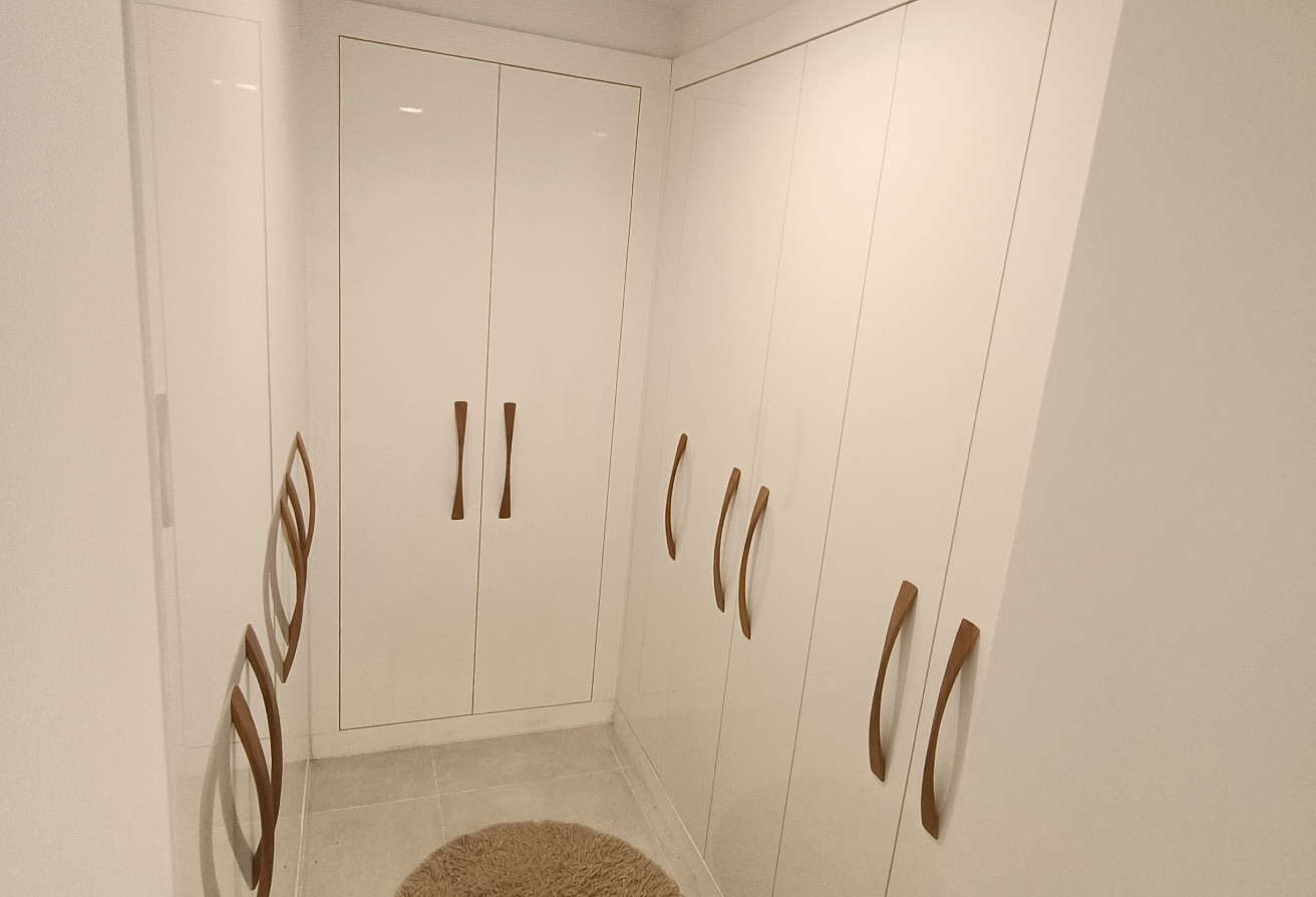 Studio Fully Furnished | Bills Included | sea view thumbnail 10