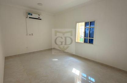 Apartment - 2 - 2 for rent in Bin Omran 35 - Fereej Bin Omran - Doha