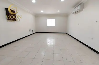 Apartment - 3 Bedrooms - 3 Bathrooms for rent in Muntazah 7 - Al Muntazah - Doha