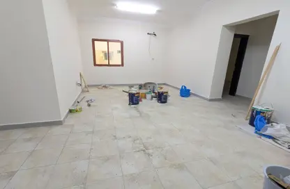 Apartment - 2 Bedrooms - 2 Bathrooms for rent in Al Mansoura - Al Mansoura - Doha