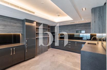 Apartment - 2 Bedrooms - 3 Bathrooms for rent in Viva West - Viva Bahriyah - The Pearl Island - Doha