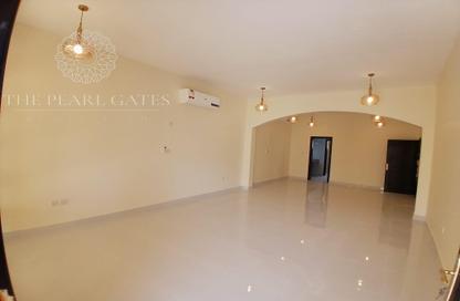 Villa - 4 Bedrooms - 6 Bathrooms for rent in Al Hanaa Street - Al Gharrafa - Doha