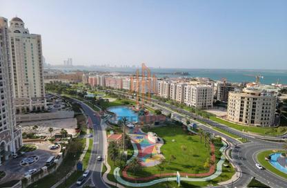 Apartment - 2 Bedrooms - 3 Bathrooms for rent in The Garden - Floresta Gardens - The Pearl Island - Doha