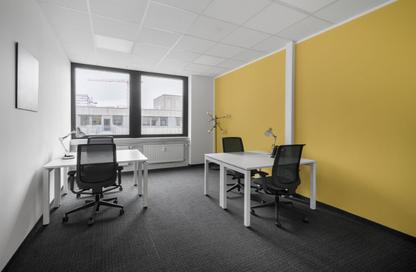 Office Space - Studio - 1 Bathroom for rent in Ghanem Business Centre - Fereej Bin Mahmoud South - Fereej Bin Mahmoud - Doha