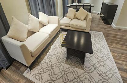 Apartment - 2 Bedrooms - 3 Bathrooms for rent in The Garden - Floresta Gardens - The Pearl Island - Doha