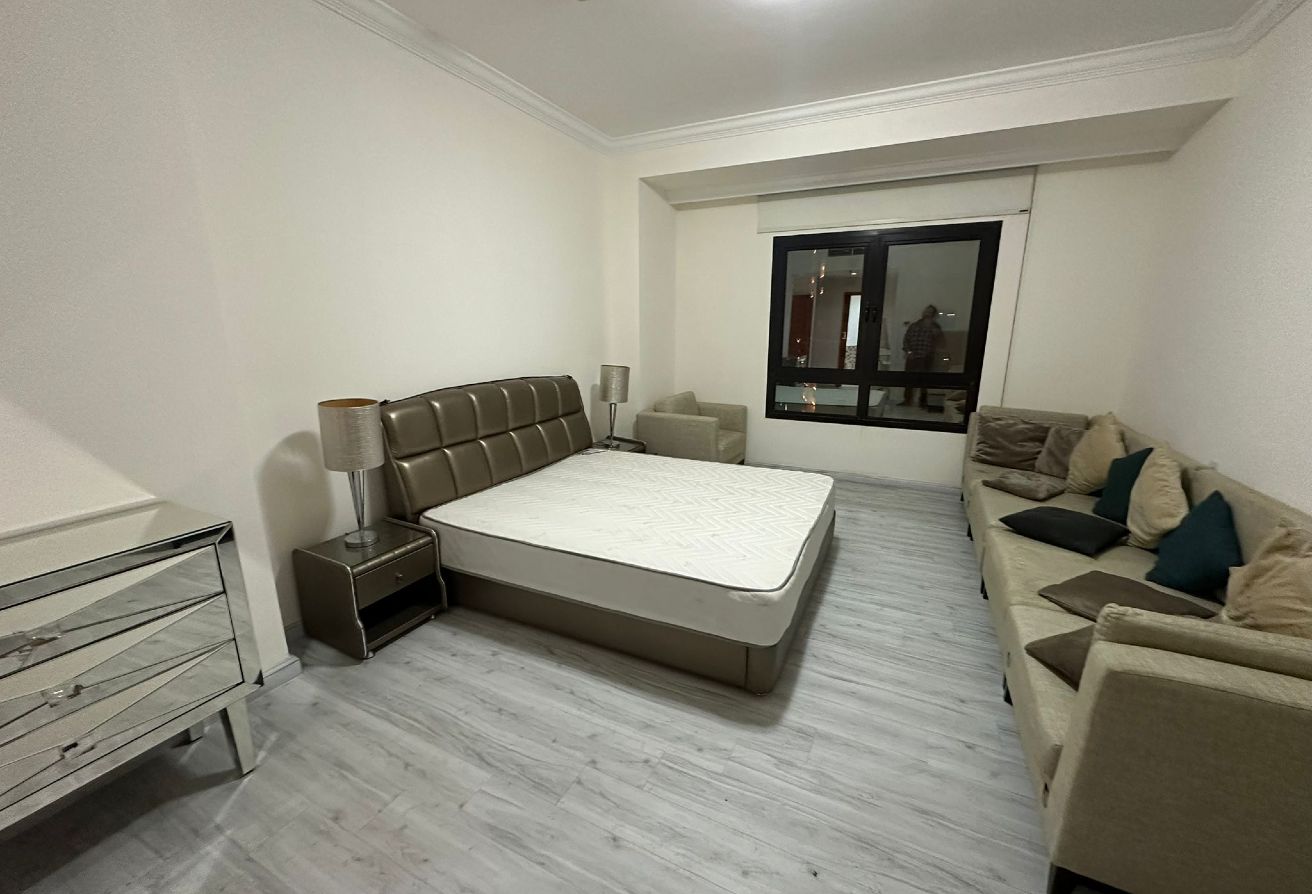 Marina view 3 BHK Luxury Apartment For sale pearl| thumbnail 6