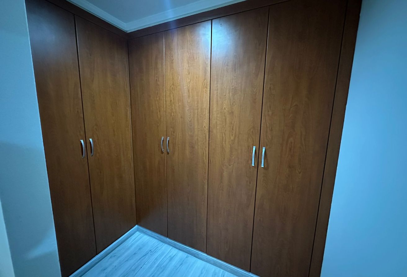 Marina view 3 BHK Luxury Apartment For sale pearl| thumbnail 9