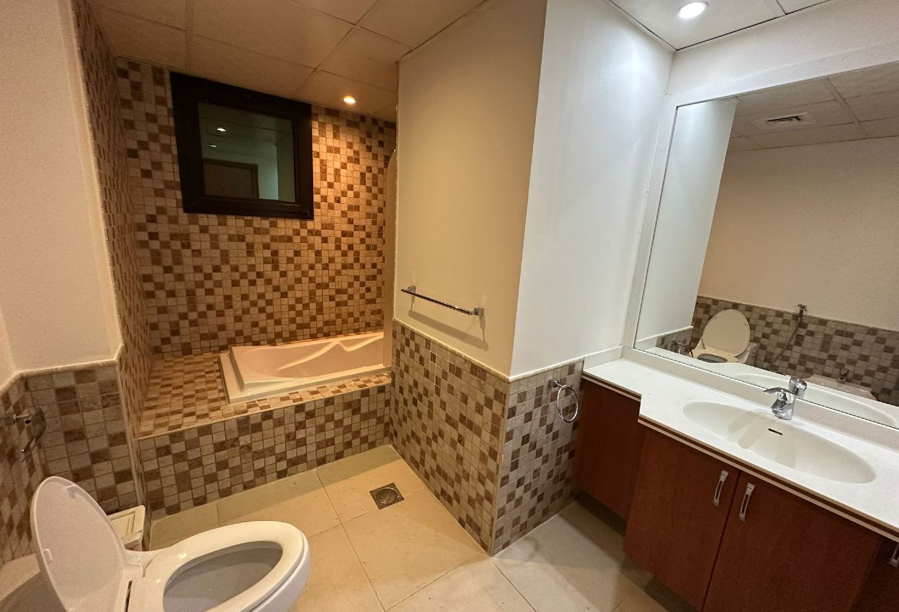 Marina view 3 BHK Luxury Apartment For sale pearl| thumbnail 11