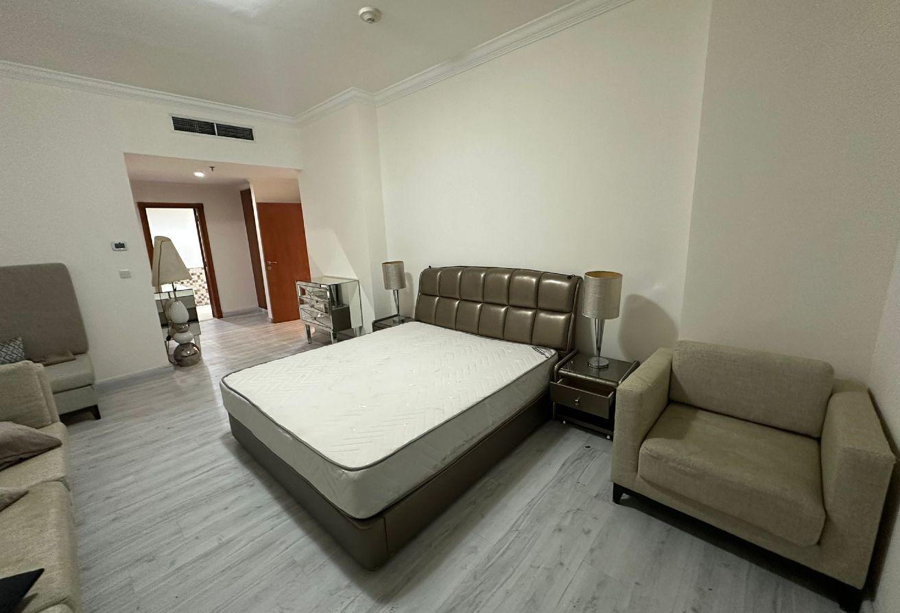 Marina view 3 BHK Luxury Apartment For sale pearl| thumbnail 4