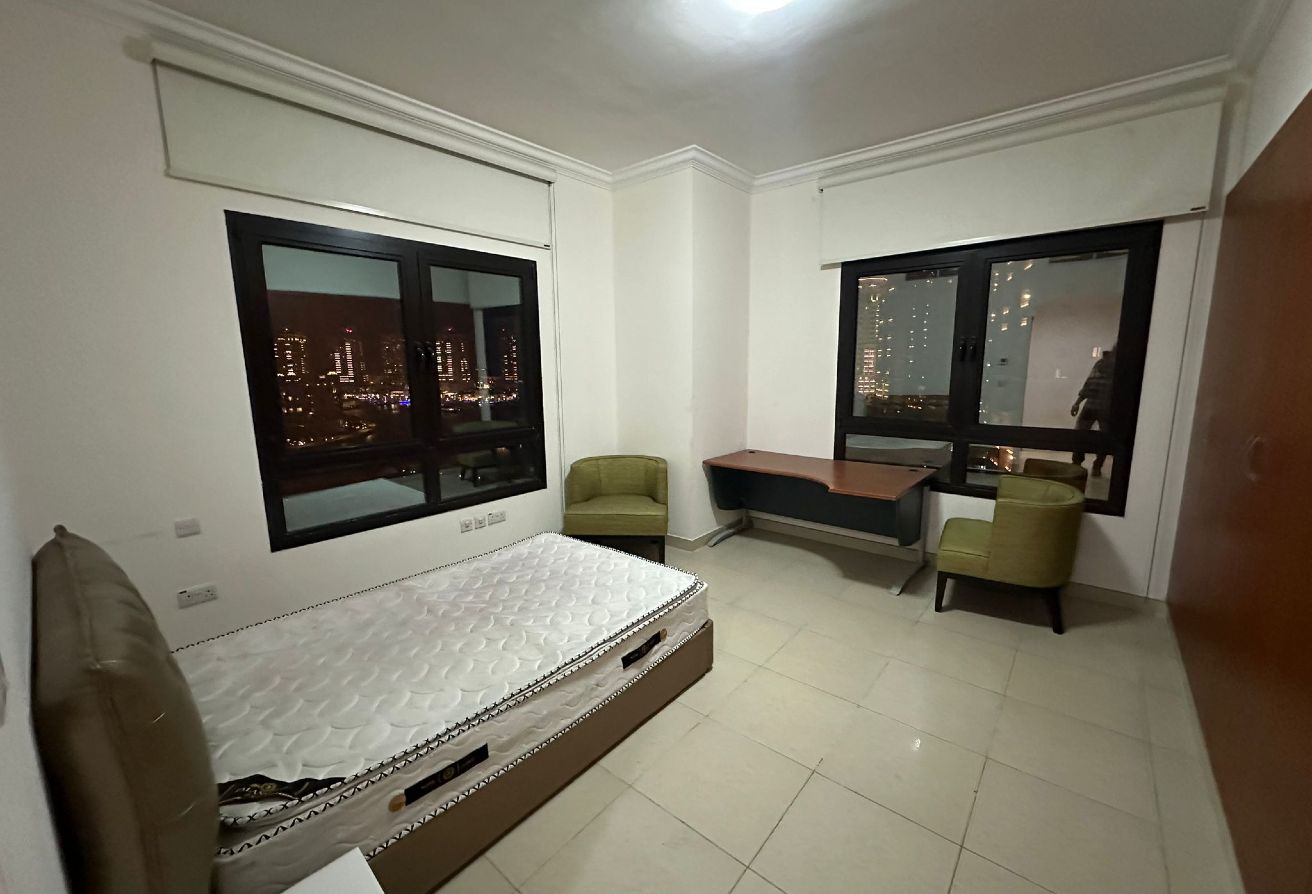 Marina view 3 BHK Luxury Apartment For sale pearl| thumbnail 14