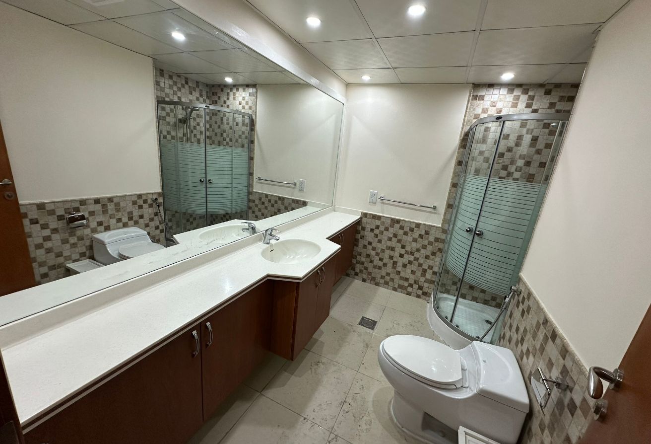 Marina view 3 BHK Luxury Apartment For sale pearl| thumbnail 16