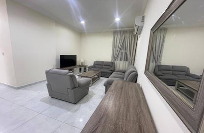 Apartment - 2 Bedrooms - 3 Bathrooms for rent in Royal Plaza - Al Sadd - Doha
