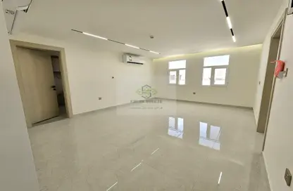Penthouse - 1 Bedroom - 2 Bathrooms for rent in Fereej Kulaib - Doha